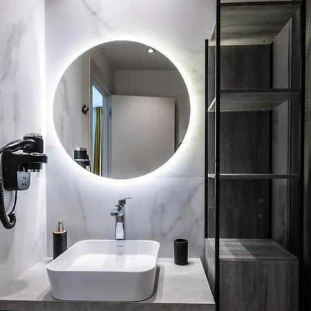 Appartamento The Hidden Jewel - Cozy & Modern Bucarest
